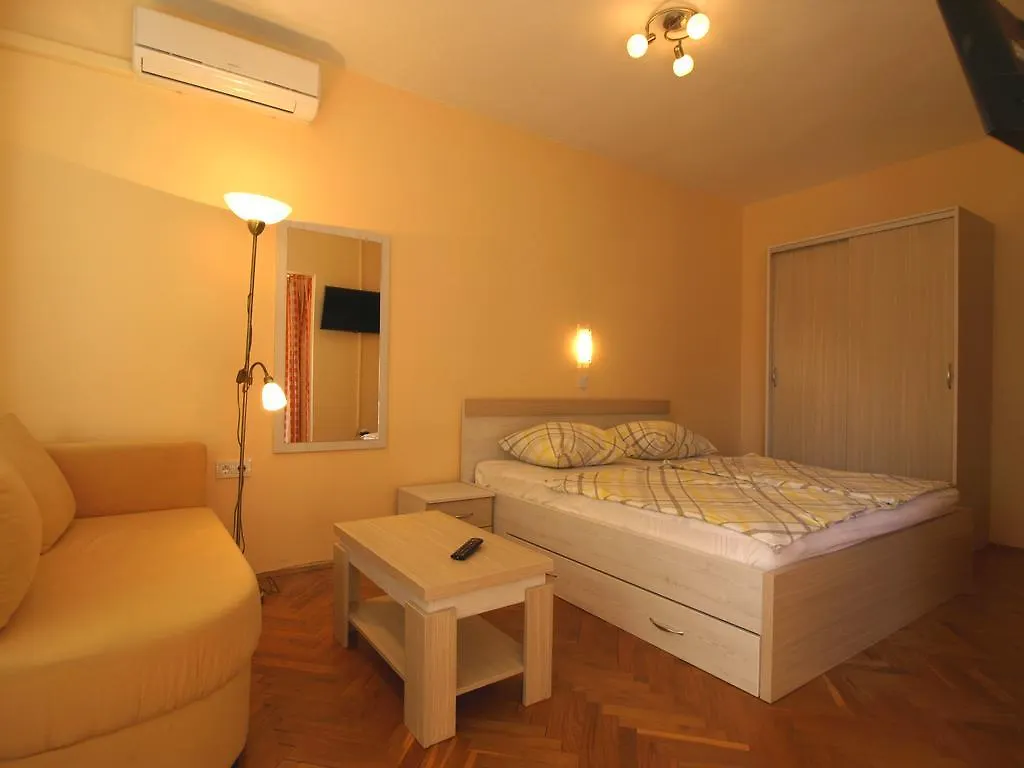 Guest House Sandra Rab Town 3*,